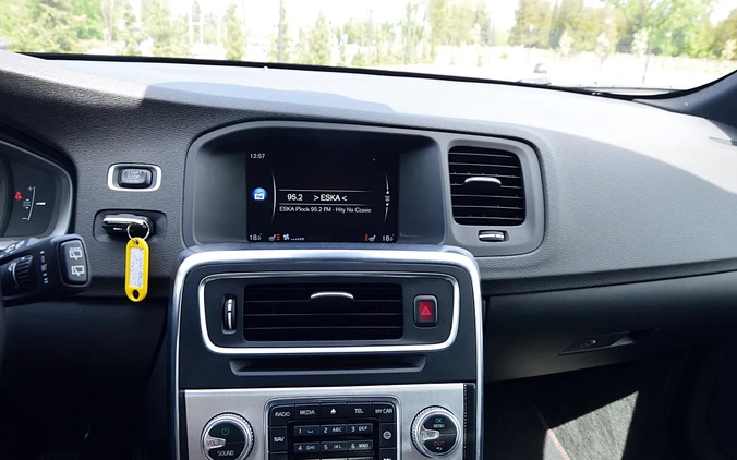 Volvo V60 cena 48900 przebieg: 151000, rok produkcji 2015 z Leżajsk małe 742